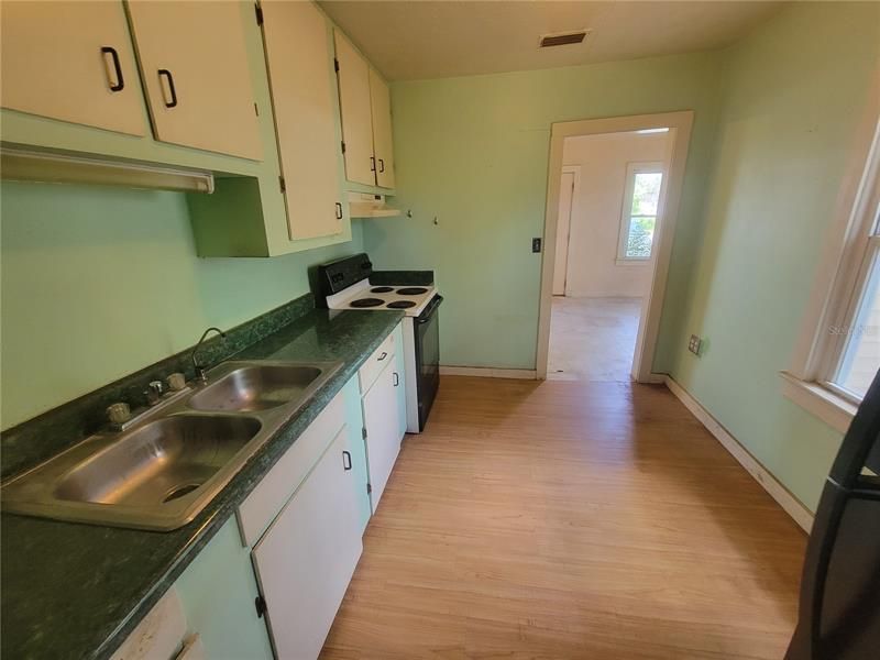 Recently Sold: $80,000 (2 beds, 1 baths, 792 Square Feet)
