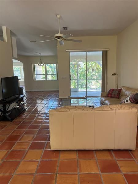 Recently Rented: $2,650 (3 beds, 2 baths, 2120 Square Feet)