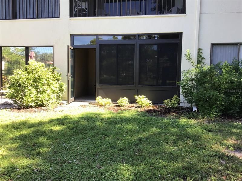 Recently Sold: $305,000 (2 beds, 2 baths, 900 Square Feet)