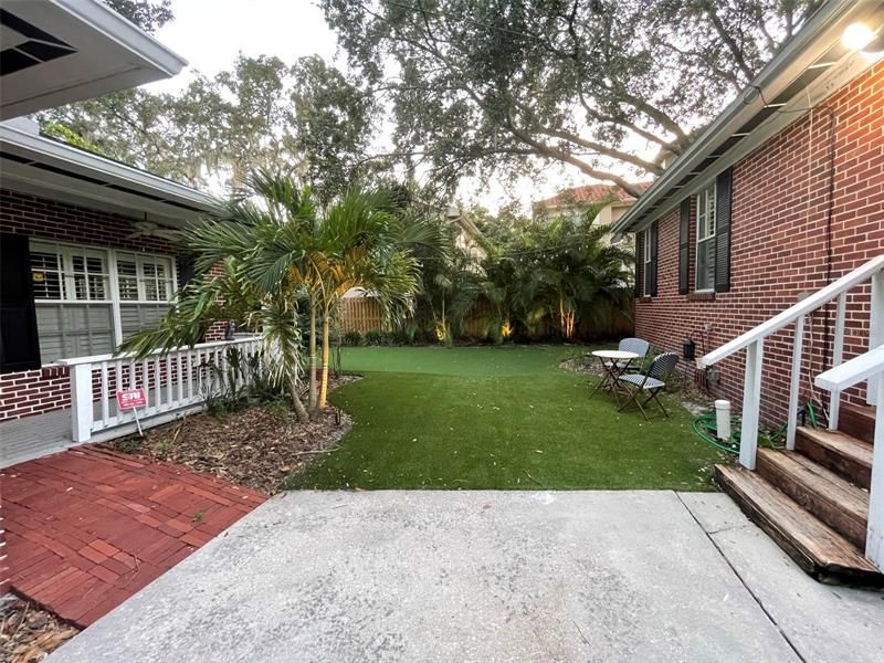 putting green, parking pad