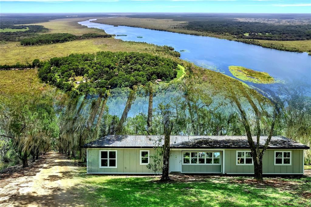 Private Secluded Island with access to Lake Griffin (Harris Chain of Lakes) and the Ocklawaha River.