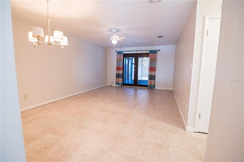 Recently Sold: $160,000 (2 beds, 1 baths, 1002 Square Feet)