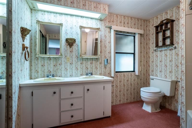 最近售出: $164,900 (2 贝兹, 2 浴室, 1664 平方英尺)