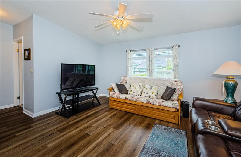 Recently Sold: $250,000 (2 beds, 2 baths, 1215 Square Feet)