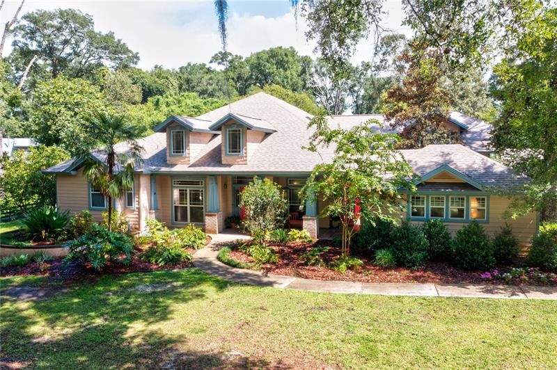 Recently Sold: $725,000 (4 beds, 3 baths, 2973 Square Feet)
