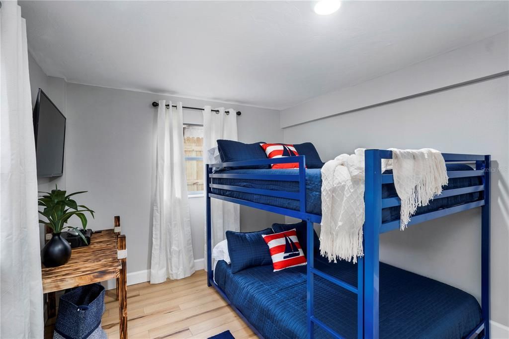 For Rent: $5,000 (3 beds, 2 baths, 1236 Square Feet)