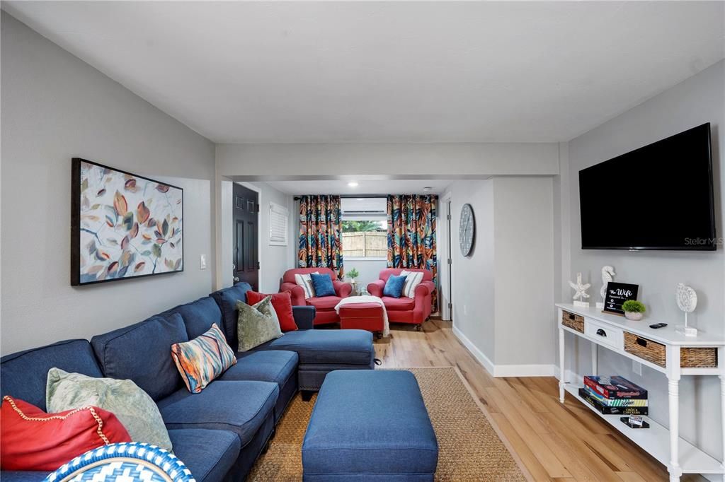 For Rent: $5,000 (3 beds, 2 baths, 1236 Square Feet)