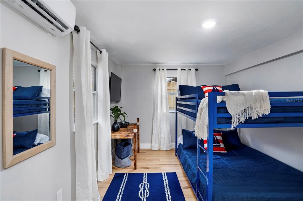 For Rent: $5,000 (3 beds, 2 baths, 1236 Square Feet)