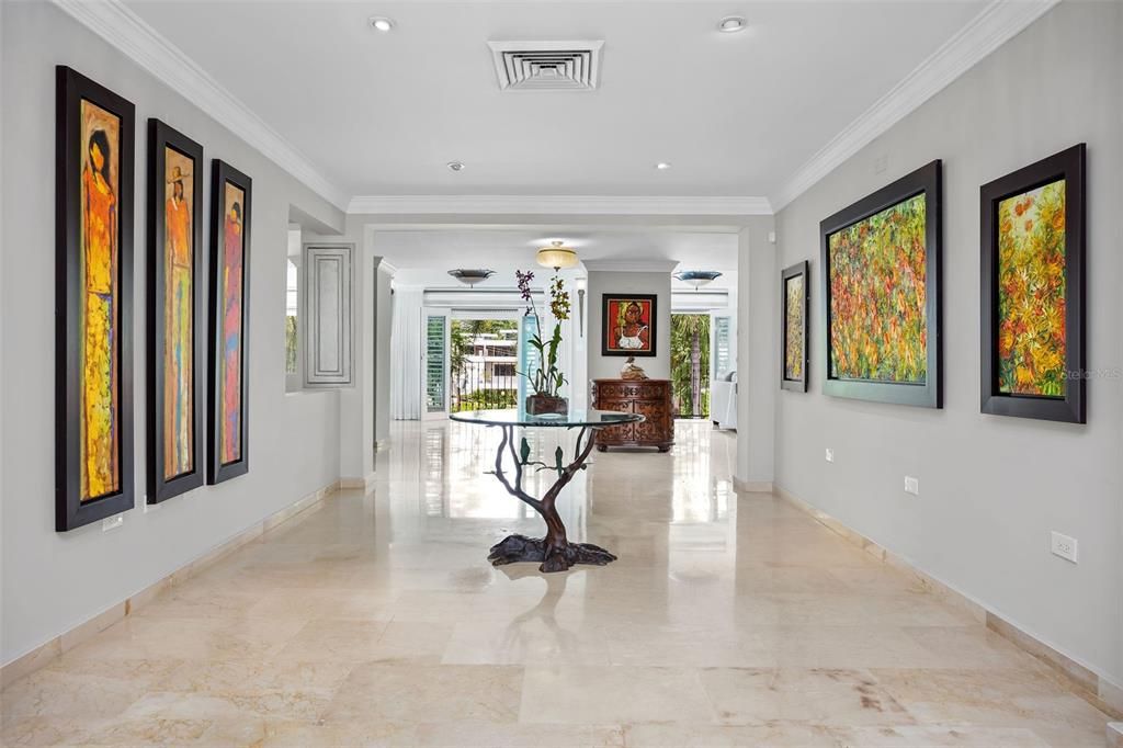 Vendido Recientemente: $1,995,000 (5 camas, 5 baños, 4740 Pies cuadrados)