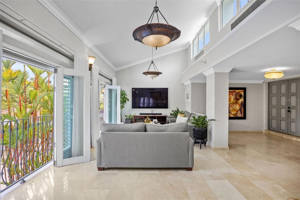 Recently Sold: $1,995,000 (5 beds, 5 baths, 4740 Square Feet)