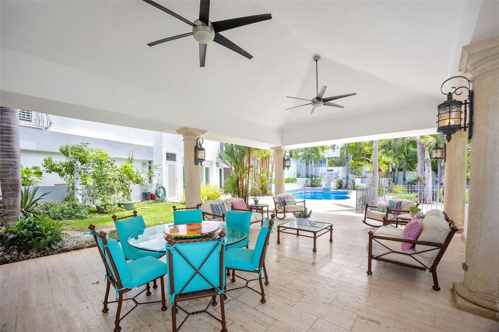 Recently Sold: $1,995,000 (5 beds, 5 baths, 4740 Square Feet)