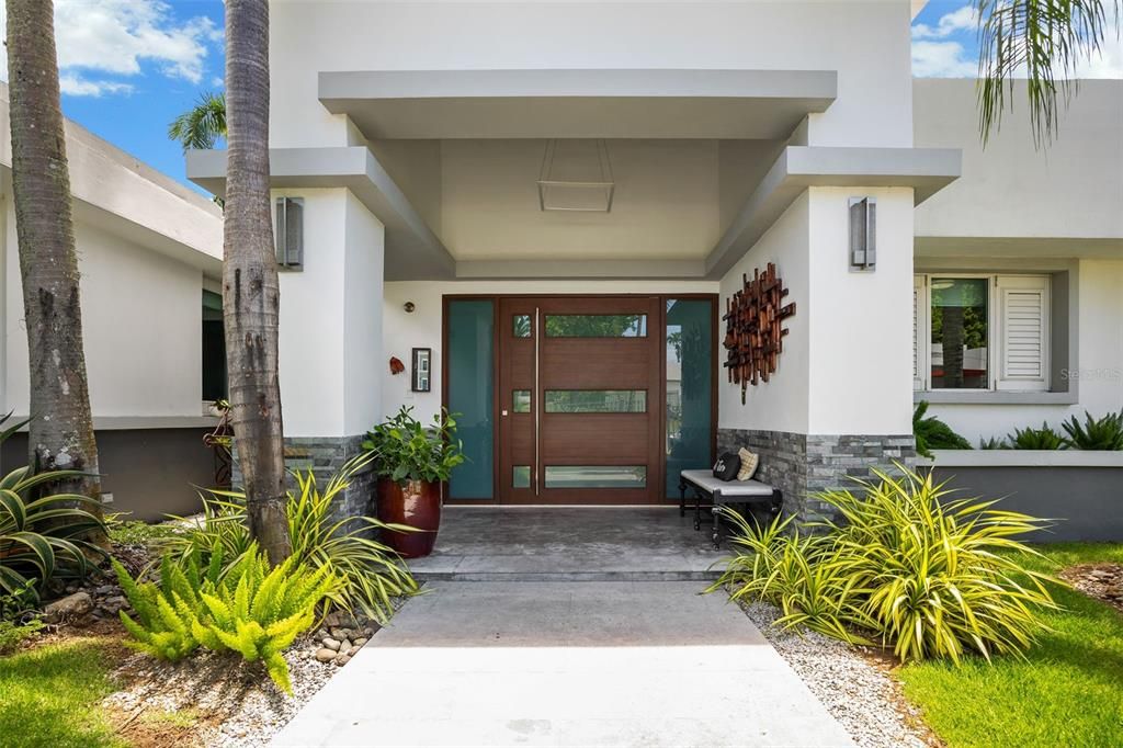 Recently Sold: $1,995,000 (5 beds, 5 baths, 4740 Square Feet)