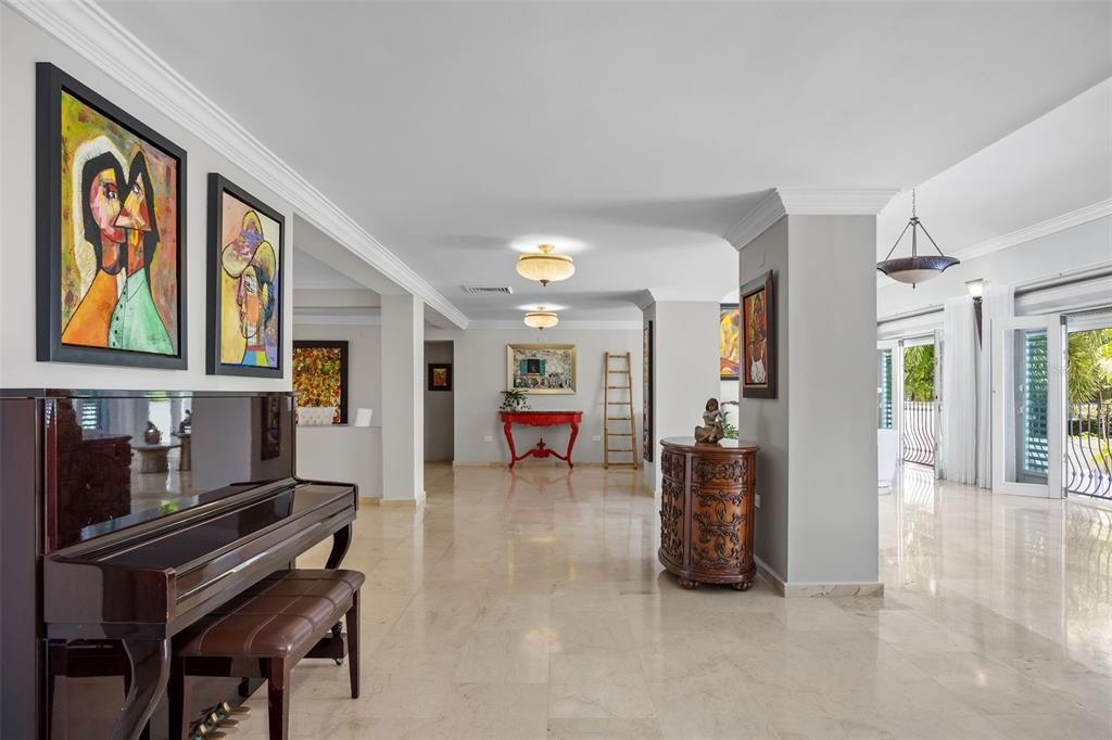 Vendido Recientemente: $1,995,000 (5 camas, 5 baños, 4740 Pies cuadrados)