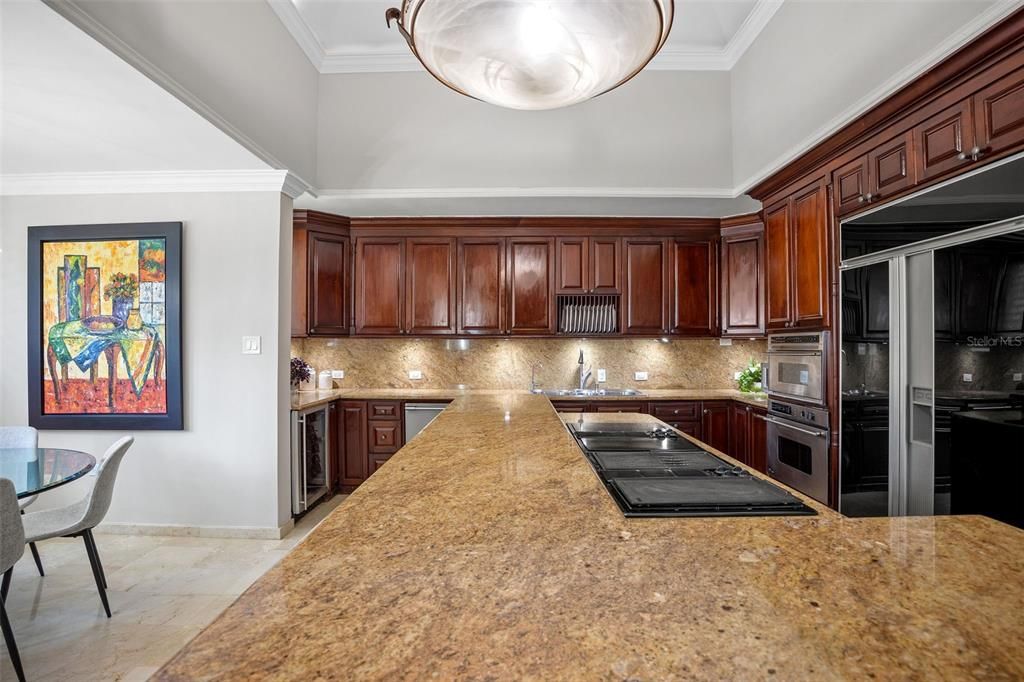 Recently Sold: $1,995,000 (5 beds, 5 baths, 4740 Square Feet)