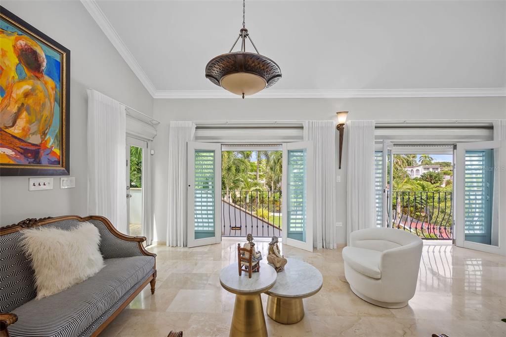 Recently Sold: $1,995,000 (5 beds, 5 baths, 4740 Square Feet)