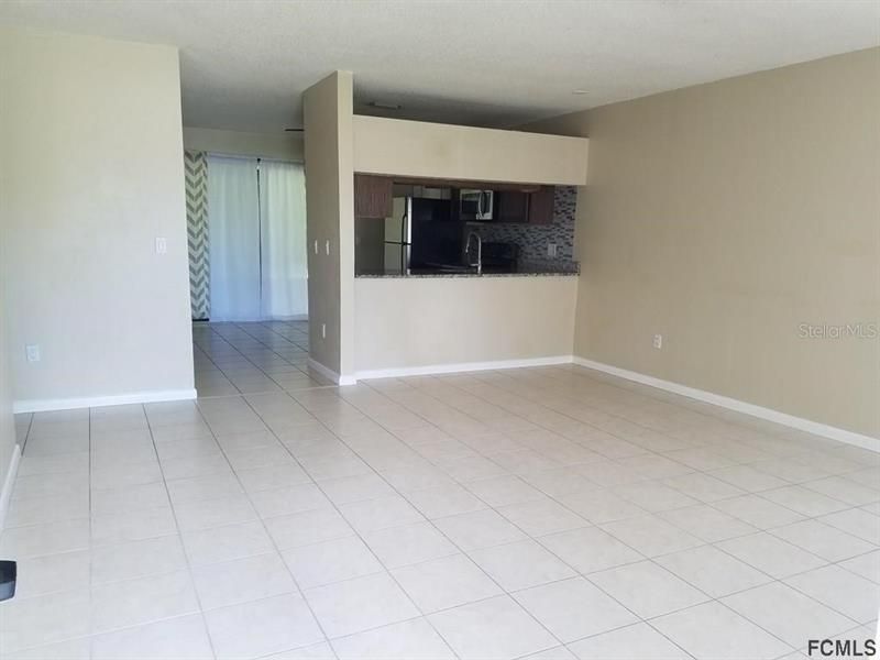 Recently Rented: $1,700 (3 beds, 2 baths, 1207 Square Feet)