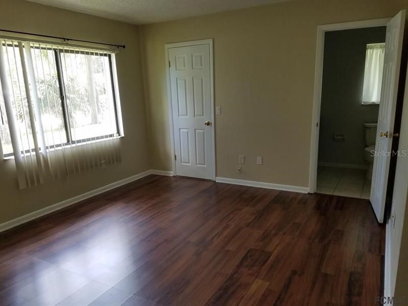 Recently Rented: $1,700 (3 beds, 2 baths, 1207 Square Feet)