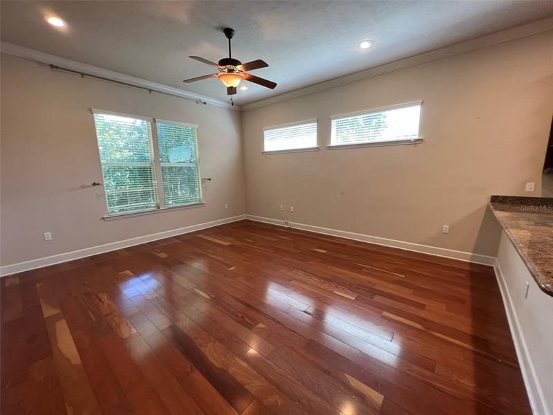 Recently Rented: $2,750 (4 beds, 2 baths, 2160 Square Feet)