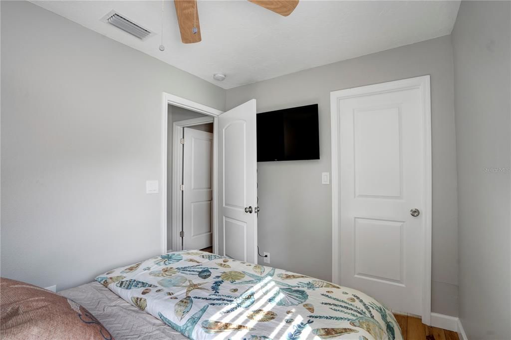 For Rent: $5,000 (3 beds, 2 baths, 1350 Square Feet)