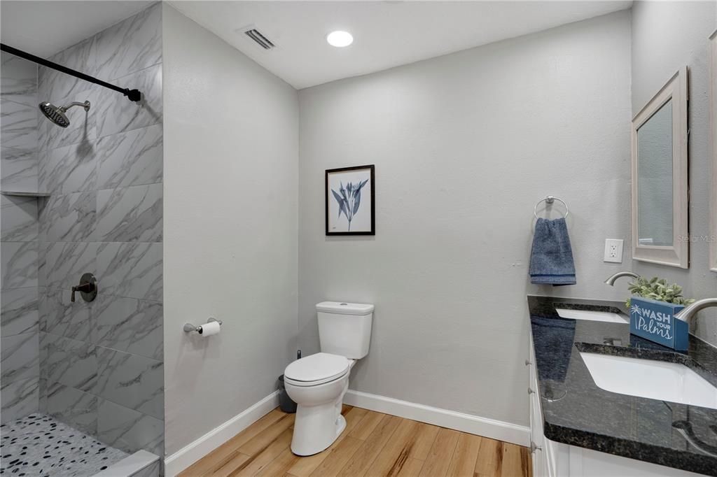 For Rent: $5,000 (3 beds, 2 baths, 1350 Square Feet)