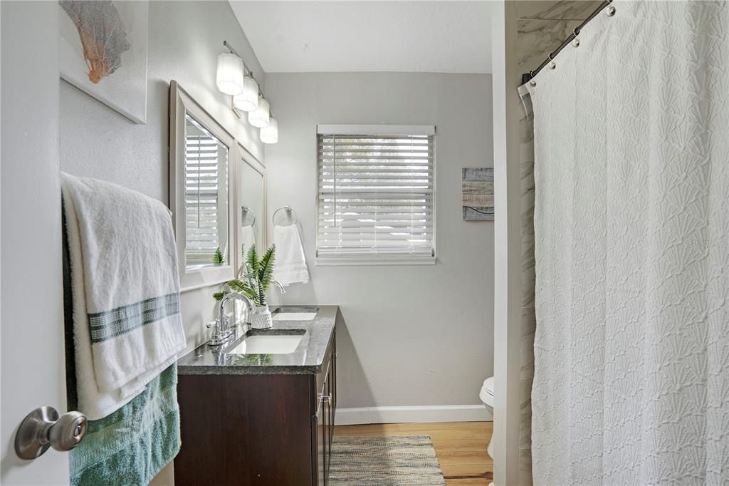 For Rent: $5,000 (3 beds, 2 baths, 1350 Square Feet)