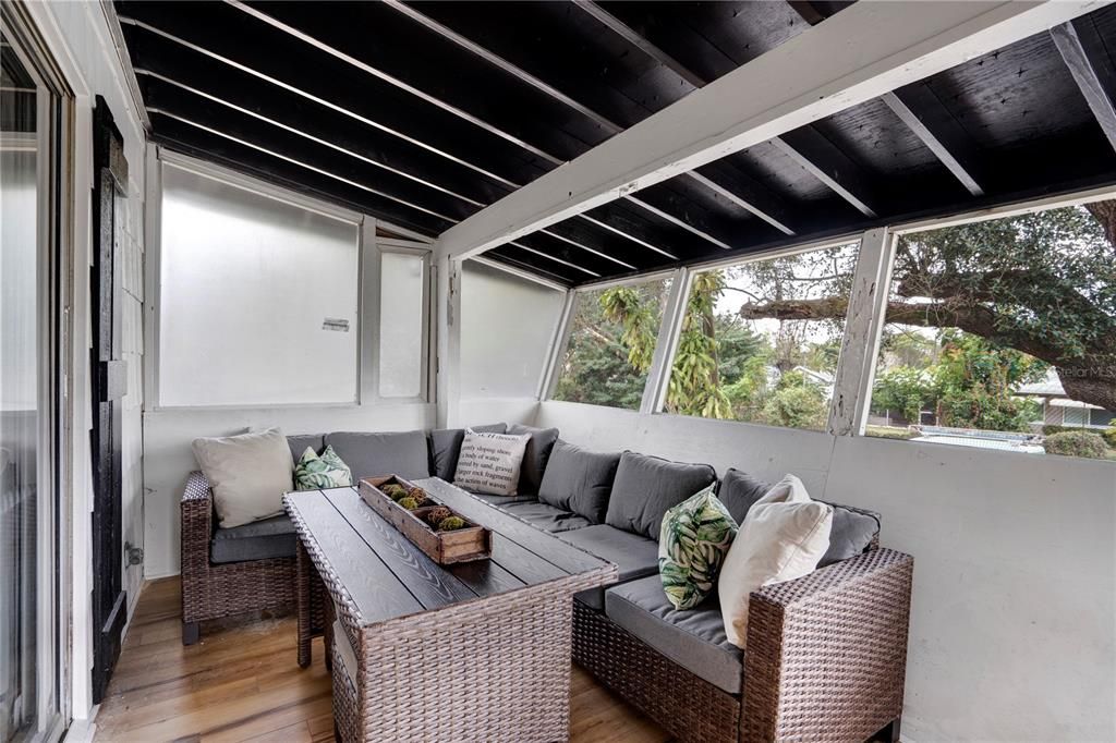 For Rent: $5,000 (3 beds, 2 baths, 1350 Square Feet)