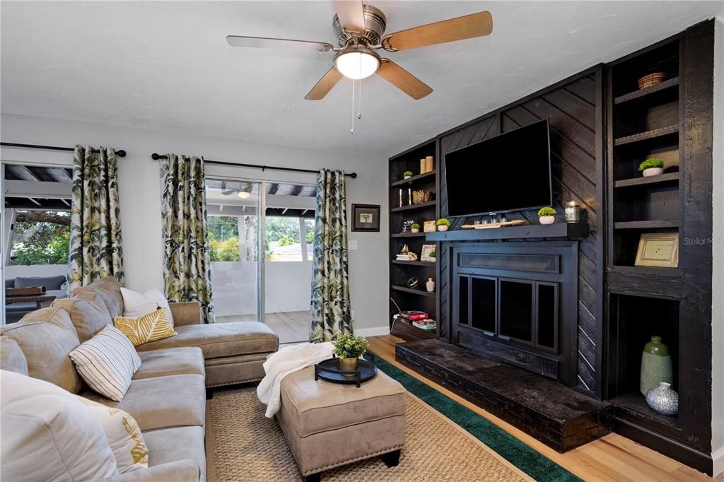 For Rent: $5,000 (3 beds, 2 baths, 1350 Square Feet)