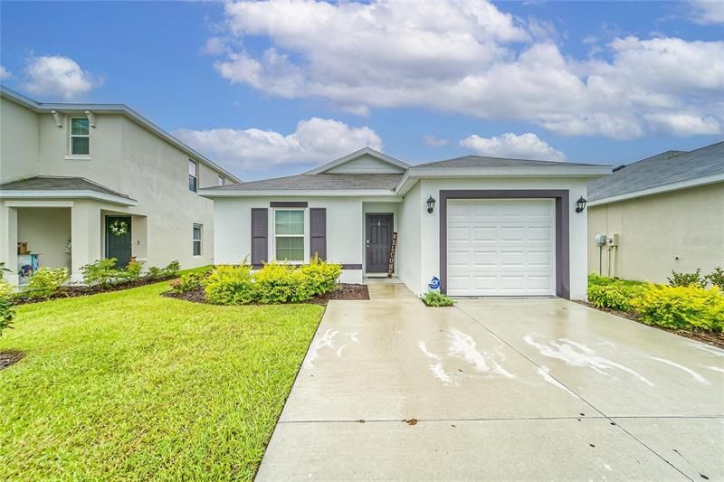 Recently Sold: $400,000 (4 beds, 2 baths, 1406 Square Feet)