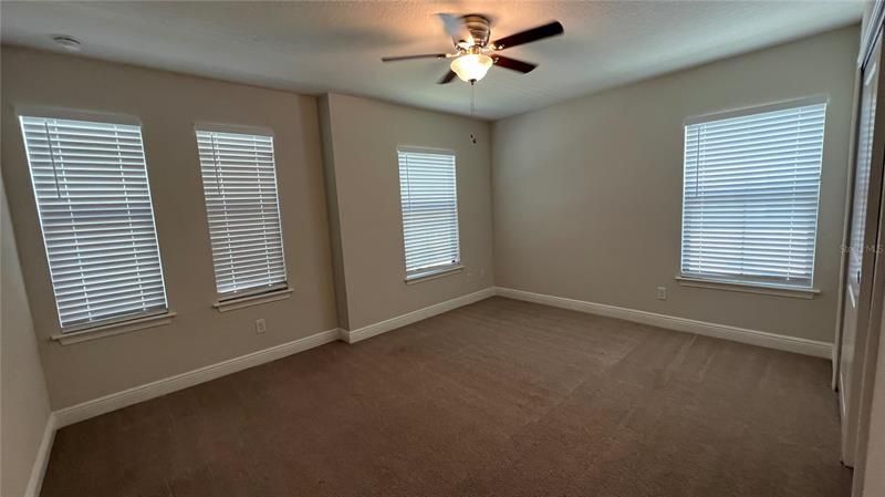 Recently Rented: $2,550 (3 beds, 2 baths, 1541 Square Feet)