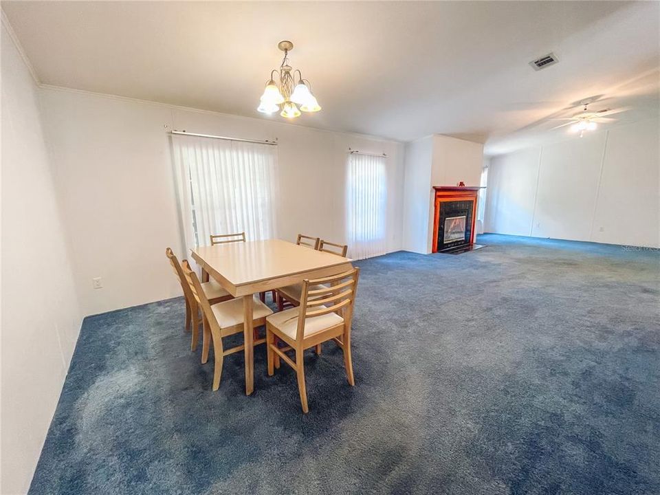 Recently Sold: $220,000 (3 beds, 2 baths, 1715 Square Feet)