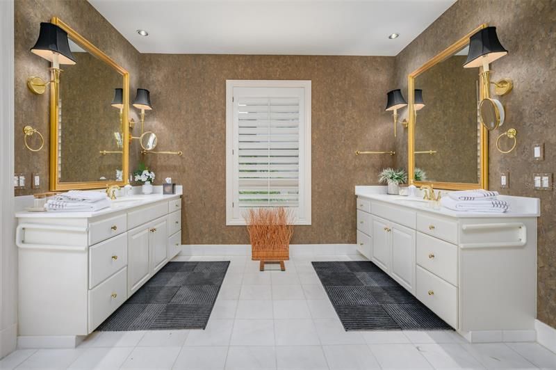 MASTER BATHROOM WITH SHOWER AND WC