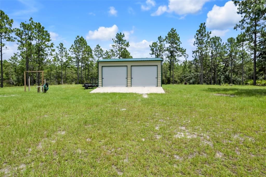 LARGE WORKSHOP/TRACTOR/MOWER AREA