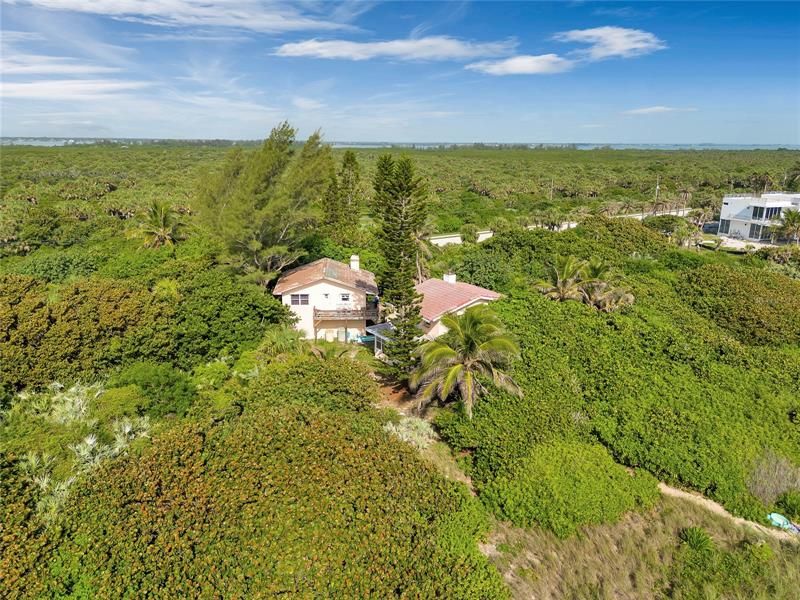 Recently Sold: $2,400,000 (4 beds, 3 baths, 2296 Square Feet)