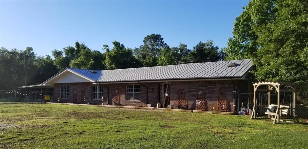 Recently Rented: $2,800 (3 beds, 2 baths, 2064 Square Feet)
