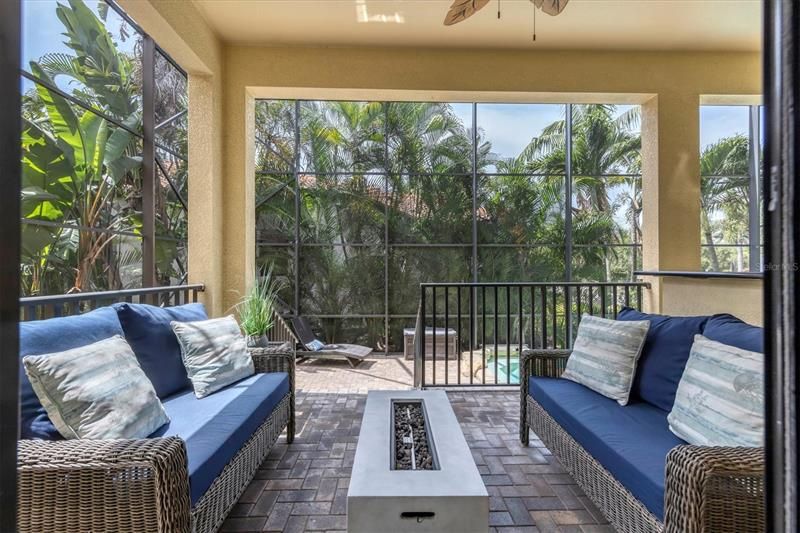 Recently Sold: $1,600,000 (5 beds, 4 baths, 3695 Square Feet)