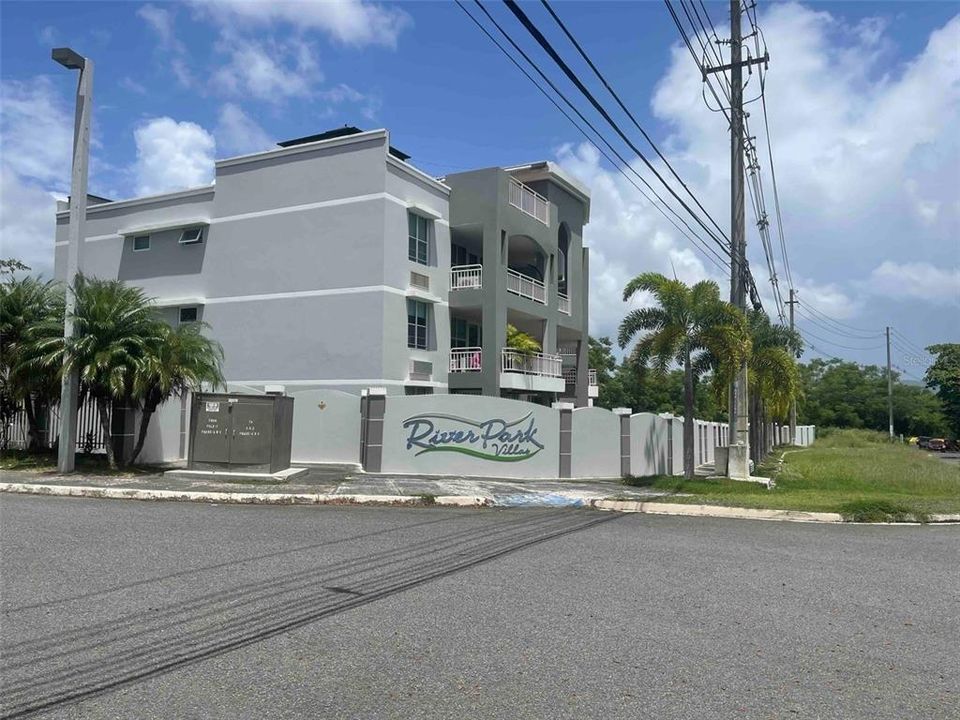 Vendido Recientemente: $200,000 (3 camas, 2 baños, 1773 Pies cuadrados)