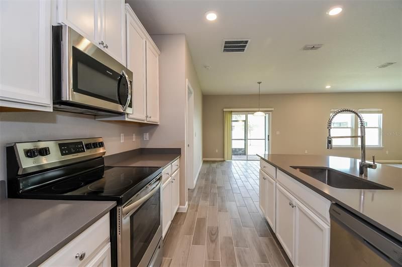 Recently Rented: $1,920 (3 beds, 2 baths, 1548 Square Feet)