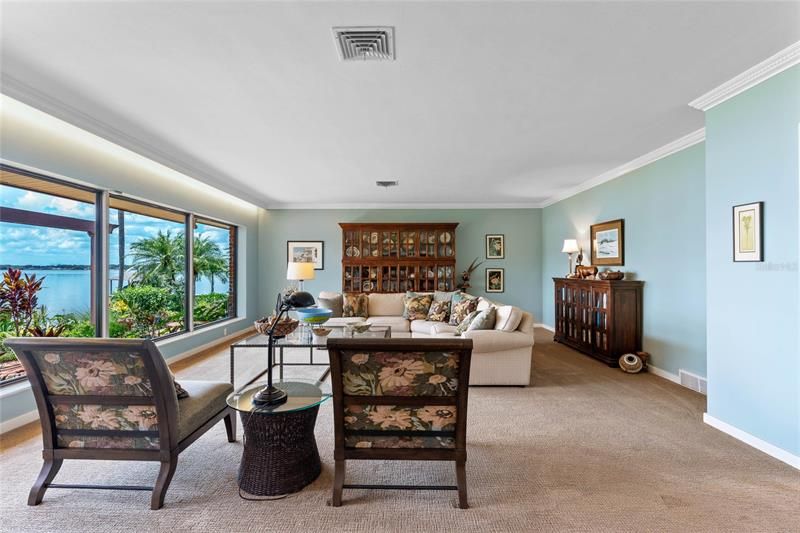 Recently Sold: $1,599,000 (4 beds, 5 baths, 4843 Square Feet)