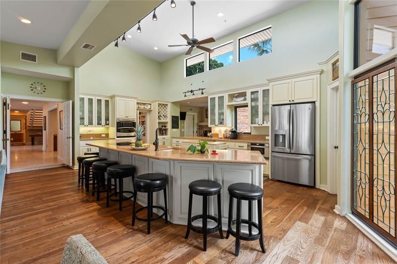 Recently Sold: $1,599,000 (4 beds, 5 baths, 4843 Square Feet)
