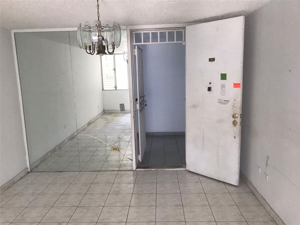 Vendido Recientemente: $117,000 (2 camas, 2 baños, 1006 Pies cuadrados)