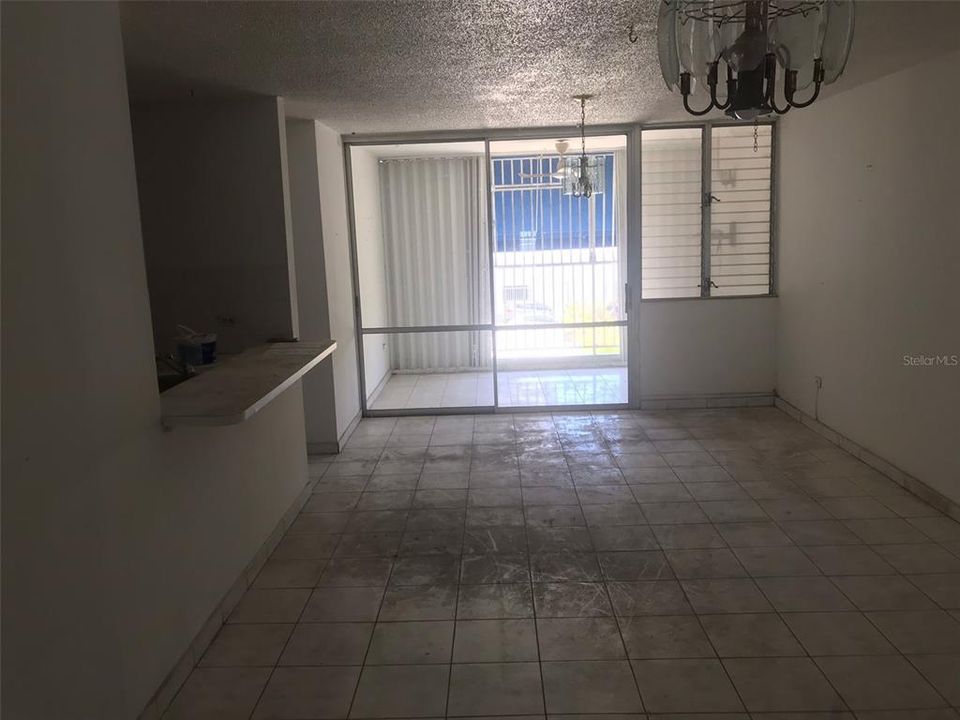 Vendido Recientemente: $117,000 (2 camas, 2 baños, 1006 Pies cuadrados)