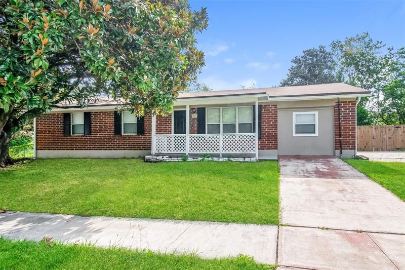 Recently Rented: $1,950 (3 beds, 2 baths, 1804 Square Feet)