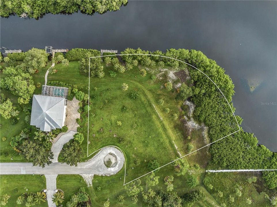 Recently Sold: $675,000 (1.03 acres)