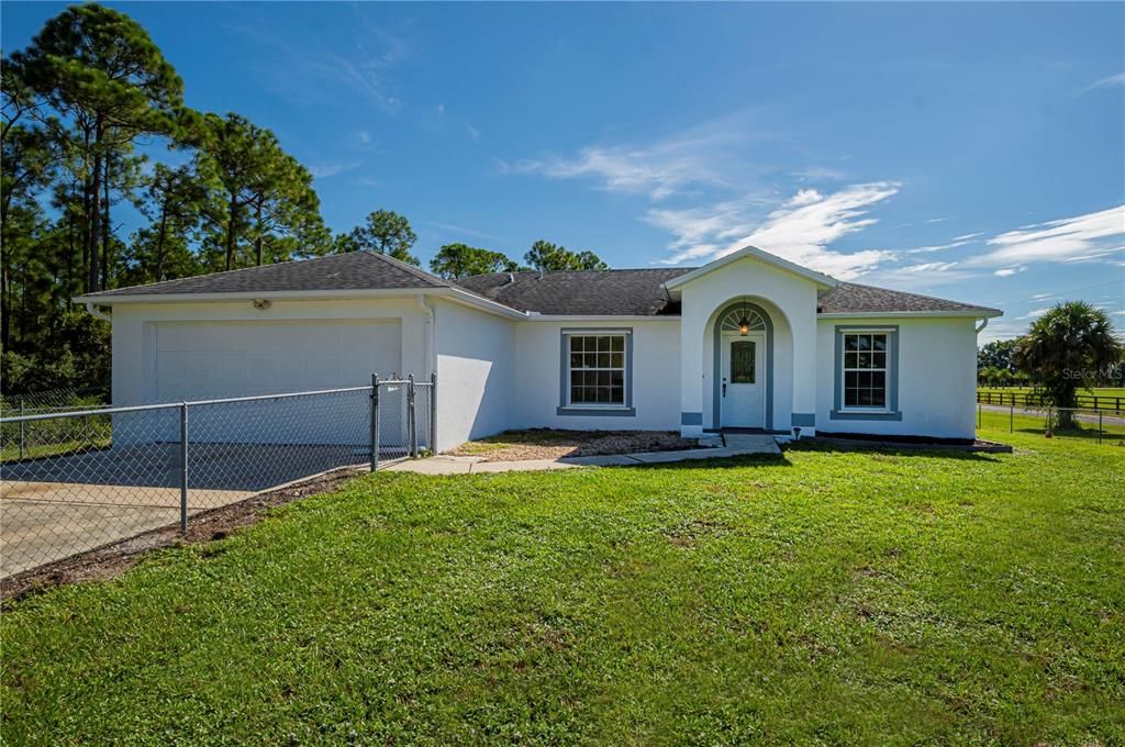 Recently Sold: $430,000 (3 beds, 2 baths, 1346 Square Feet)