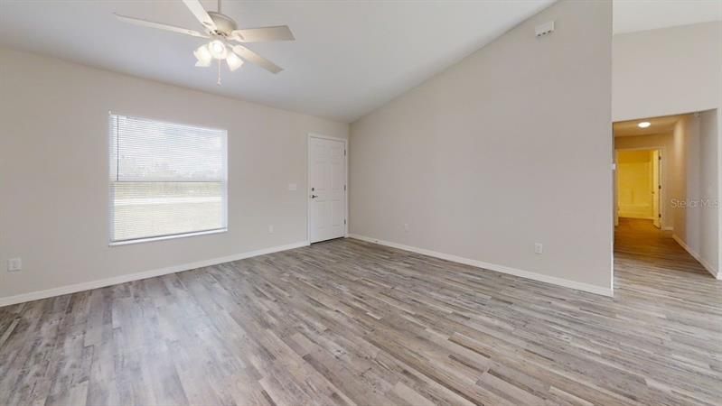 Recently Rented: $1,945 (4 beds, 2 baths, 1617 Square Feet)