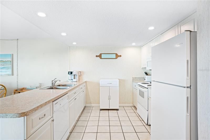 Recently Sold: $825,000 (2 beds, 2 baths, 1100 Square Feet)