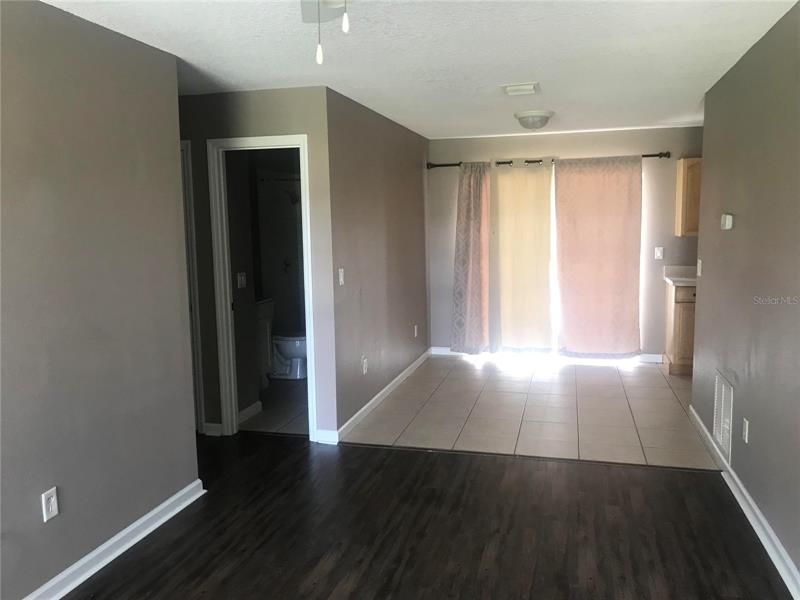 Recently Rented: $1,250 (2 beds, 2 baths, 806 Square Feet)