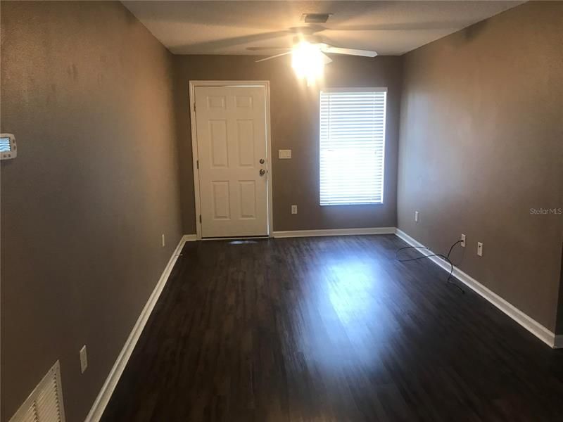 Recently Rented: $1,250 (2 beds, 2 baths, 806 Square Feet)