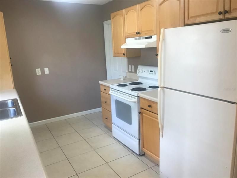 Recently Rented: $1,250 (2 beds, 2 baths, 806 Square Feet)