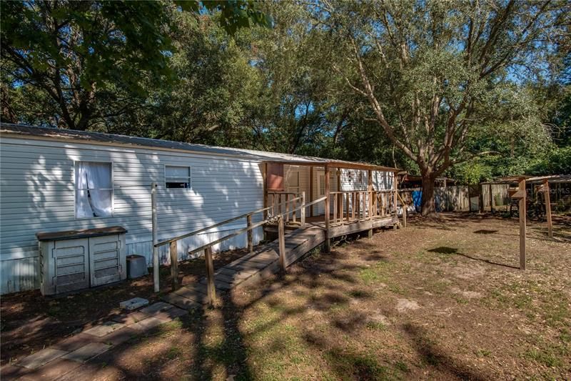 Recently Sold: $140,000 (3 beds, 2 baths, 1152 Square Feet)